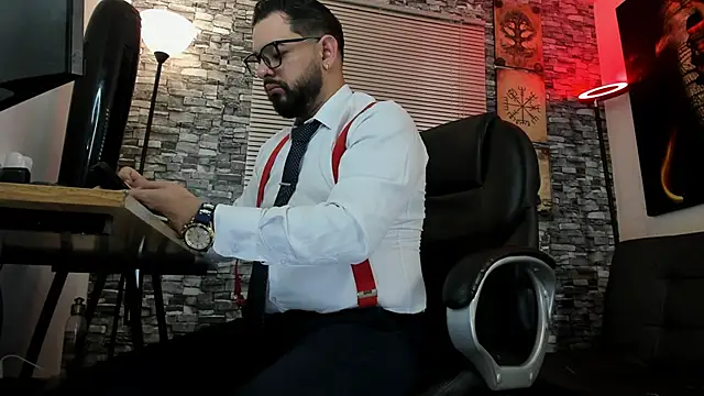 Snapshot of Ethan_Castellano chatting on June 13, 11:24 pm Ethan Castellano online show from June 13, 11:24 pm