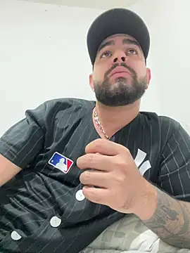 Snapshot of Ethan_Castellano chatting on June 15, 11:07 pm Ethan Castellano online show from June 15, 11:07 pm