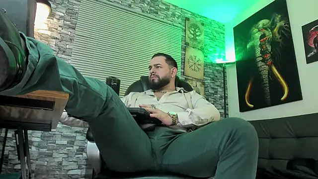 Snapshot of Ethan_Castellano chatting on August 1, 9:03 pm Ethan Castellano online show from August 1, 9:03 pm