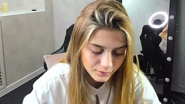 Cherry Price online show from December 24, 10:28 pm