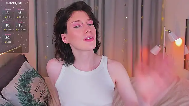 Snapshot of Kolette_Gray chatting on January 15, 7:34 pm Kolette Gray online show from January 15, 7:34 pm