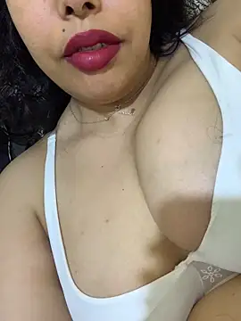 Snapshot of fati_italy chatting on June 4, 10:54 am fati italy online show from June 4, 10:54 am