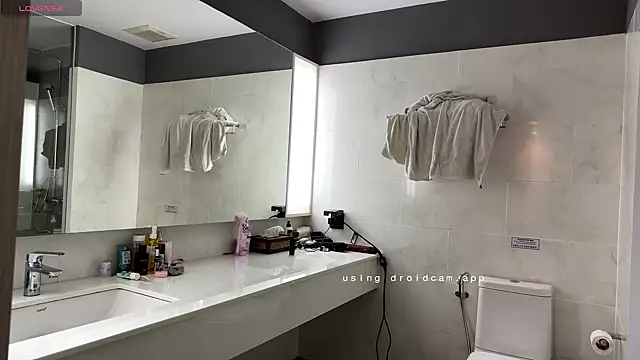 Snapshot of Alice1_secret chatting on February 21, 4:37 pm Alice1 secret online show from February 21, 4:37 pm