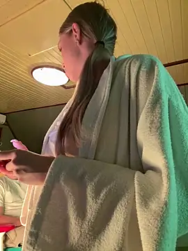 Snapshot of Alice1_secret chatting on November 8, 3:45 pm Alice1 secret online show from November 8, 3:45 pm