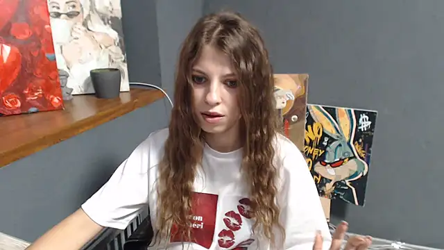 Snapshot of felicity_gold chatting on July 6, 6:10 am felicity gold online show from July 6, 6:10 am