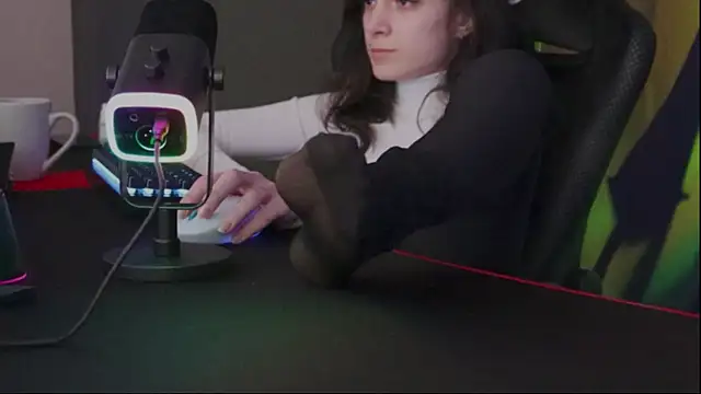 Snapshot of Kathleen_Meow chatting on December 19, 9:07 am Kathleen Meow online show from December 19, 9:07 am