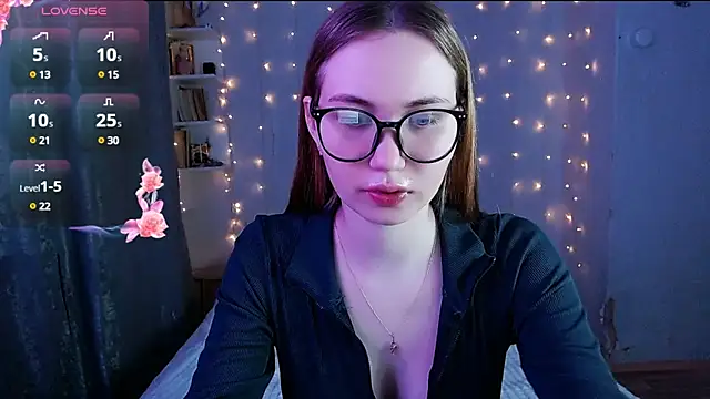 Snapshot of Miya_Mark chatting on February 17, 6:59 pm Miya Mark online show from February 17, 6:59 pm