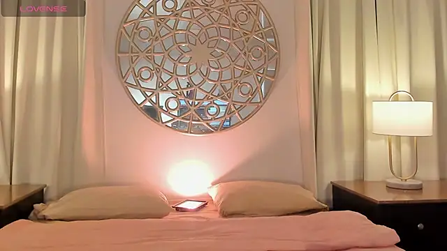 Belliinda 21 online show from March 13, 7:09 pm