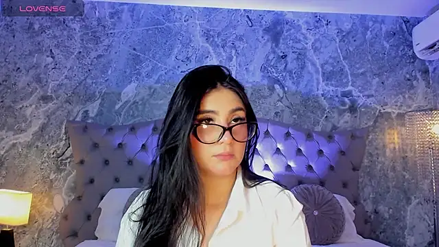 Snapshot of Belliinda_21 chatting on July 28, 7:04 pm Belliinda 21 online show from July 28, 7:04 pm