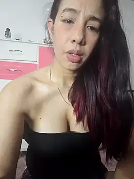 Snapshot of lakirared chatting on January 13, 4:28 am lakirared online show from January 13, 4:28 am