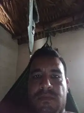 Snapshot of Luigy29 chatting on August 1, 9:03 pm Luigy29 online show from August 1, 9:03 pm
