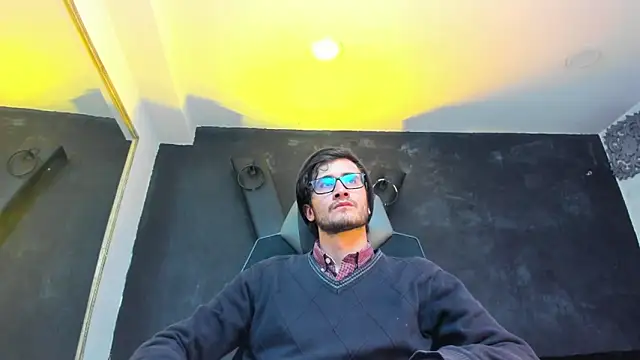 Loggan donnelly online show from September 19, 8:09 pm