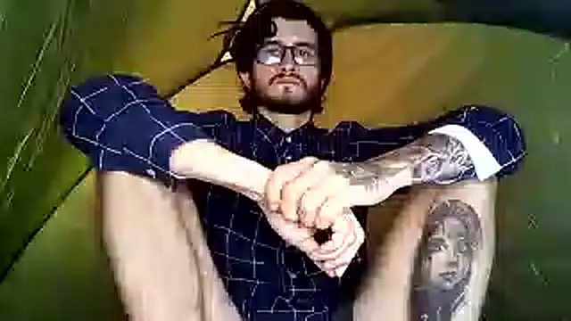 Loggan donnelly online show from November 1, 1:07 am