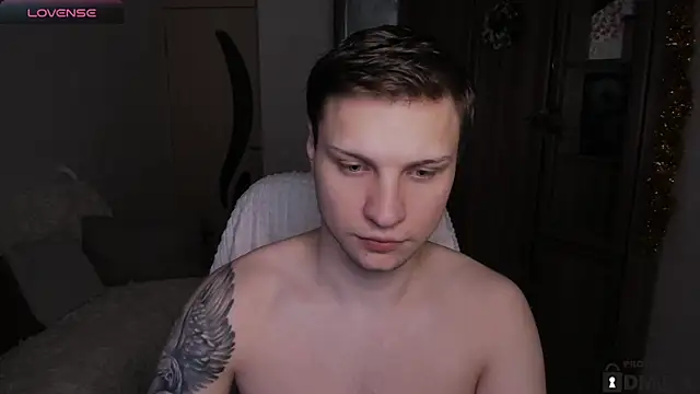 handsome guy01 online show from December 22, 6:38 pm