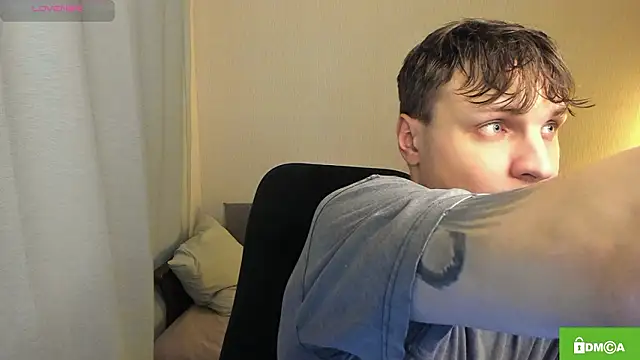 handsome guy01 online show from February 24, 3:43 pm