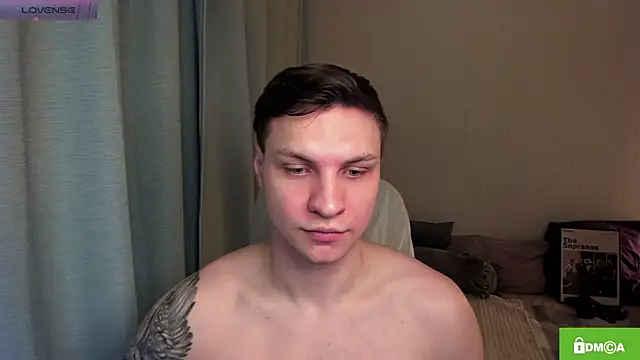 Snapshot of handsome_guy01 chatting on June 1, 2:02 am handsome guy01 online show from June 1, 2:02 am