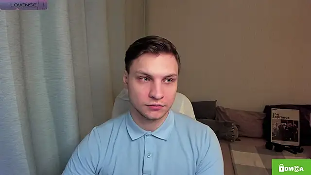 Snapshot of handsome_guy01 chatting on June 4, 9:32 pm handsome guy01 online show from June 4, 9:32 pm