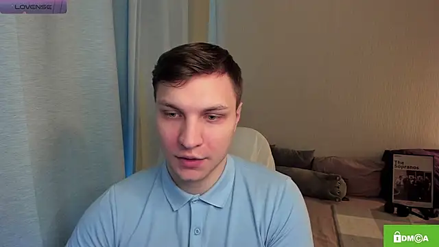 Snapshot of handsome_guy01 chatting on June 7, 7:23 am handsome guy01 online show from June 7, 7:23 am