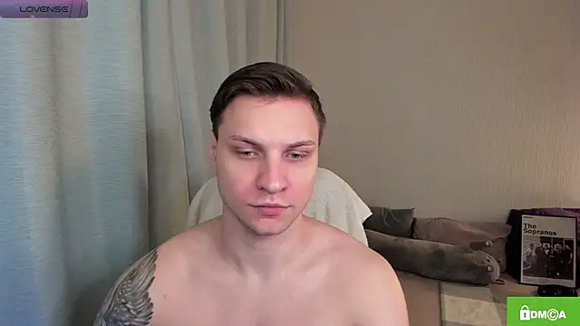 Snapshot of handsome_guy01 chatting on June 12, 9:25 pm handsome guy01 online show from June 12, 9:25 pm