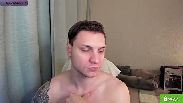 Snapshot of handsome_guy01 chatting on June 13, 9:57 pm handsome guy01 online show from June 13, 9:57 pm