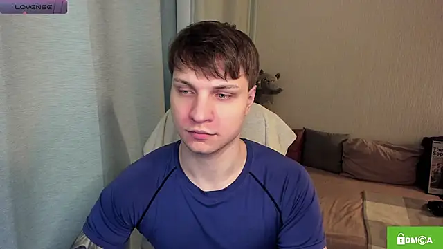 Snapshot of handsome_guy01 chatting on June 17, 6:27 am handsome guy01 online show from June 17, 6:27 am