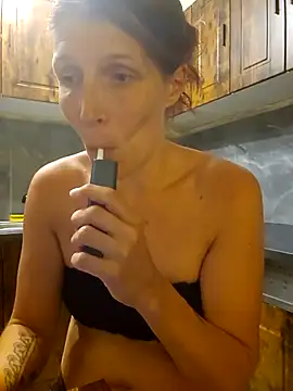 Snapshot of Lenchen_ chatting on June 29, 7:47 pm Lenchen online show from June 29, 7:47 pm