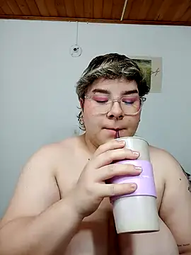 amalia love online show from March 23, 1:09 am