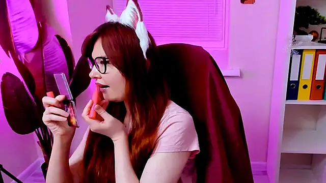 Snapshot of CarolGiggly chatting on January 10, 11:34 am CarolGiggly online show from January 10, 11:34 am