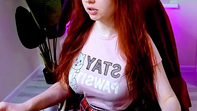 Snapshot of CarolGiggly chatting on January 13, 3:12 am CarolGiggly online show from January 13, 3:12 am