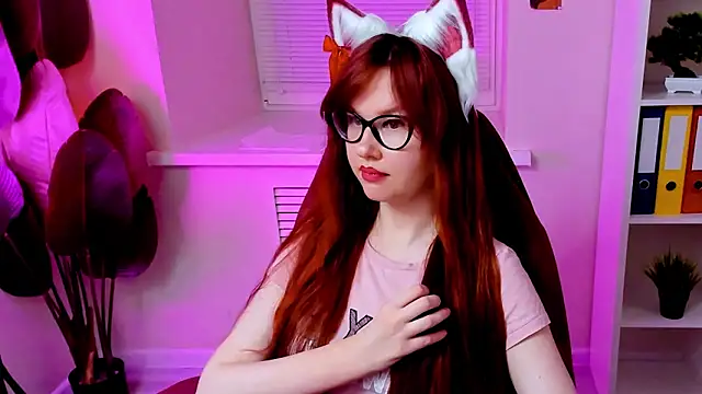 Snapshot of CarolGiggly chatting on January 17, 12:54 pm CarolGiggly online show from January 17, 12:54 pm