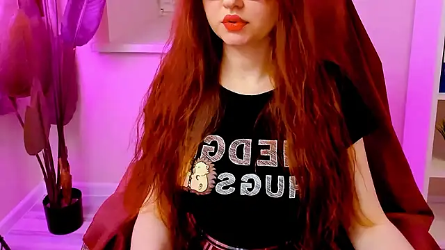 Snapshot of CarolGiggly chatting on March 3, 12:28 am CarolGiggly online show from March 3, 12:28 am