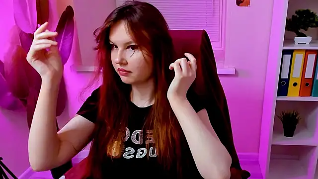 Snapshot of CarolGiggly chatting on March 3, 12:55 pm CarolGiggly online show from March 3, 12:55 pm