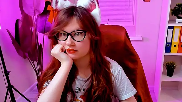 Snapshot of CarolGiggly chatting on March 13, 11:22 pm CarolGiggly online show from March 13, 11:22 pm