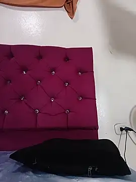 tiffany Bitch online show from May 23, 10:36 pm