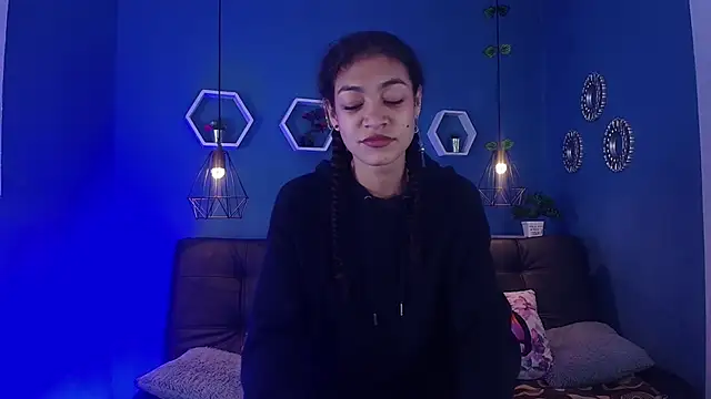 Snapshot of Aurora_ath chatting on February 13, 7:32 pm Aurora ath online show from February 13, 7:32 pm