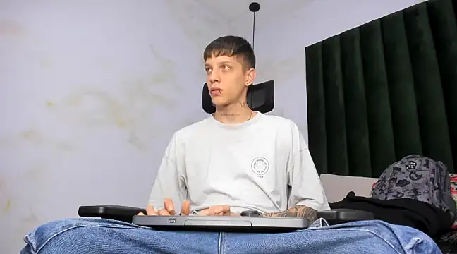 Snapshot of Adam_hard_ chatting on February 26, 8:11 pm Adam hard  online show from February 26, 8:11 pm