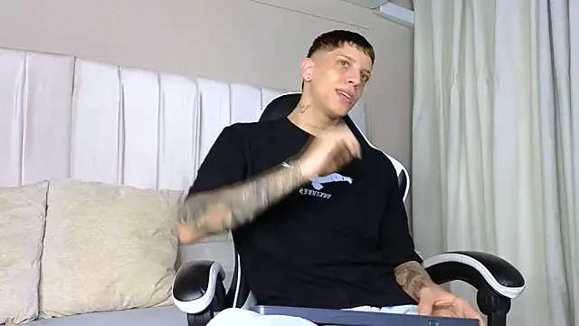 Snapshot of Adam_hard_ chatting on September 23, 8:12 pm Adam hard  online show from September 23, 8:12 pm