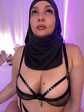 Aligoldbottom online show from March 16, 5:50 pm