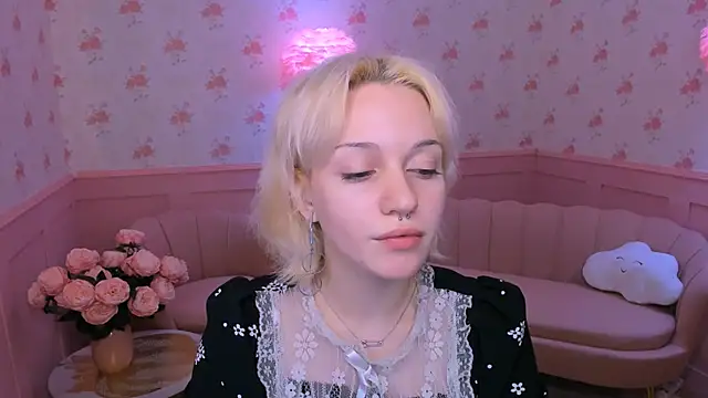 VelvetVixen155 online show from December 5, 6:32 am