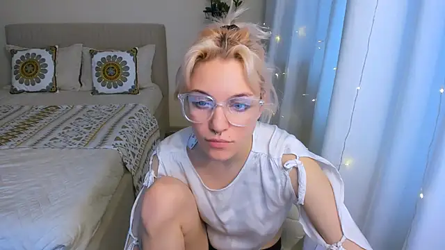 VelvetVixen155 online show from February 3, 9:41 am