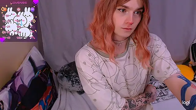 Snapshot of Alice_Hells chatting on December 14, 9:29 am Alice Hells online show from December 14, 9:29 am