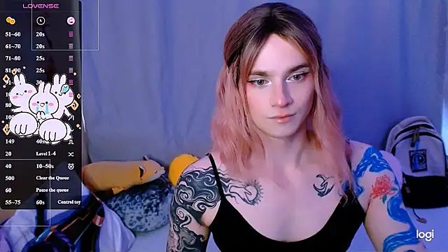 Snapshot of Alice_Hells chatting on June 13, 6:44 am Alice Hells online show from June 13, 6:44 am