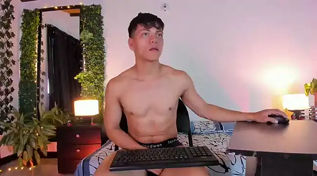 Valentino  X online show from February 28, 12:09 pm