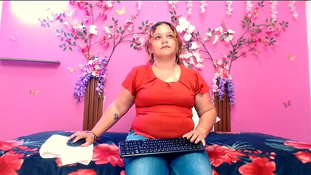 Snapshot of analdeepalejandra18 chatting on December 3, 7:01 pm analdeepalejandra18 online show from December 3, 7:01 pm