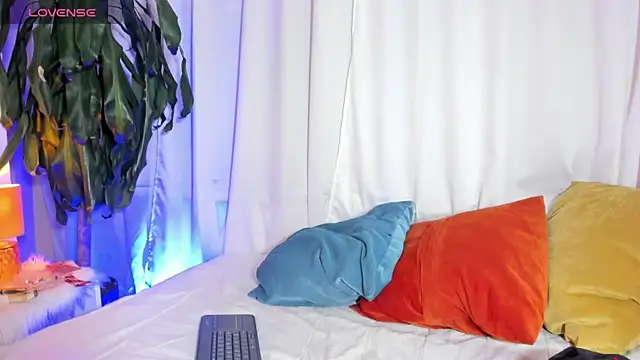 Snapshot of blaiine_colfer chatting on January 15, 4:57 am blaiine colfer online show from January 15, 4:57 am