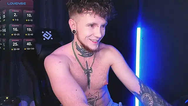 Snapshot of Badrabbitt_ chatting on January 15, 11:32 am Badrabbitt online show from January 15, 11:32 am