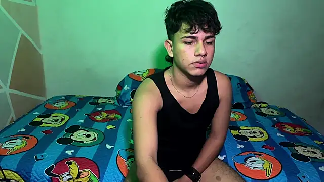 Snapshot of neit04 chatting on September 19, 9:59 pm neit04 online show from September 19, 9:59 pm