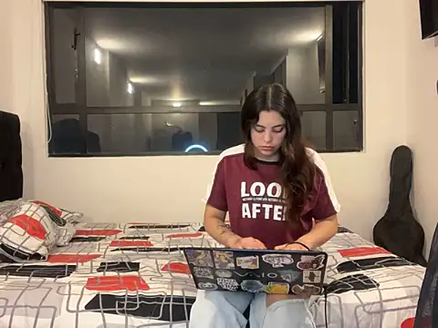 Snapshot of Scarlett_Jazmin chatting on February 12, 5:26 am Scarlett Jazmin online show from February 12, 5:26 am