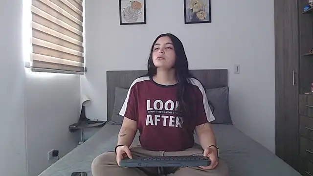 Snapshot of Scarlett_Jazmin chatting on May 27, 2:25 pm Scarlett Jazmin online show from May 27, 2:25 pm