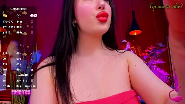 Snapshot of Mayzzie chatting on June 6, 7:29 pm Mayzzie online show from June 6, 7:29 pm
